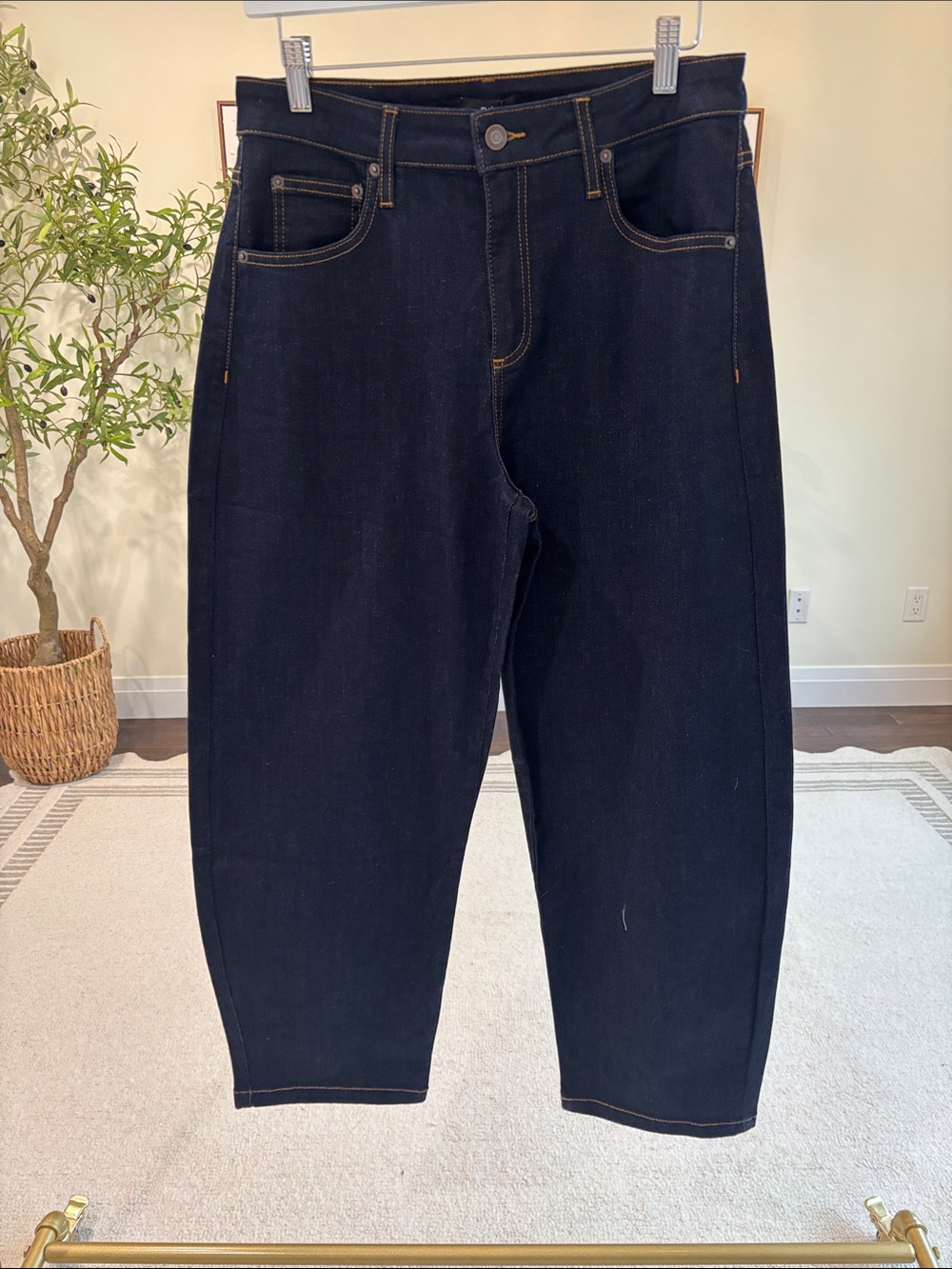 Barrel Fit Women's Jeans in Dark Indigo